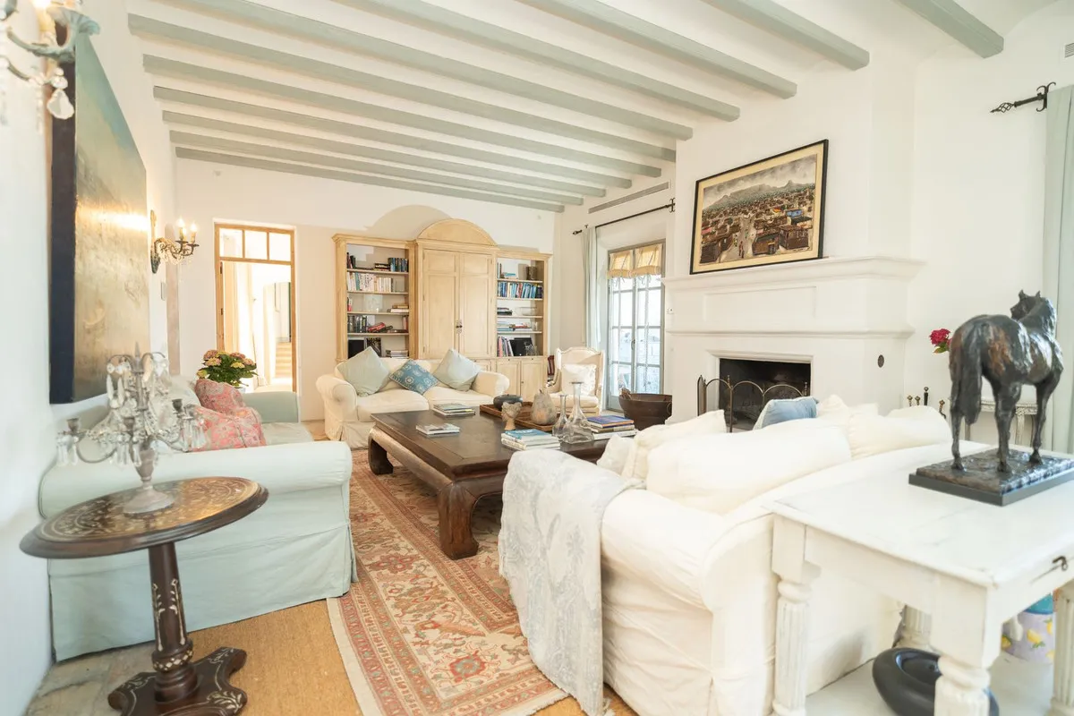 e6b5208f-bd1b-48e5-abe5-cde415e42eeb