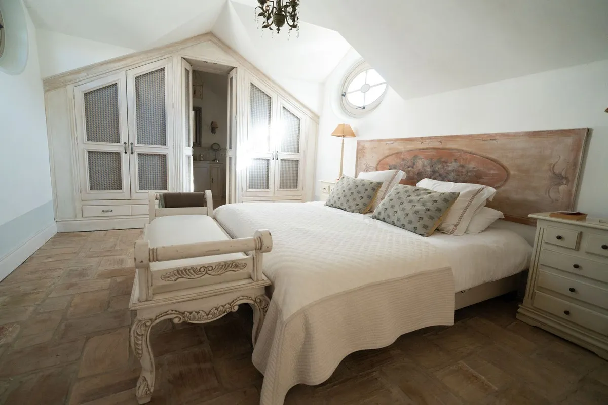 e6bc5c10-607e-4a95-8a7a-25bf81a35328