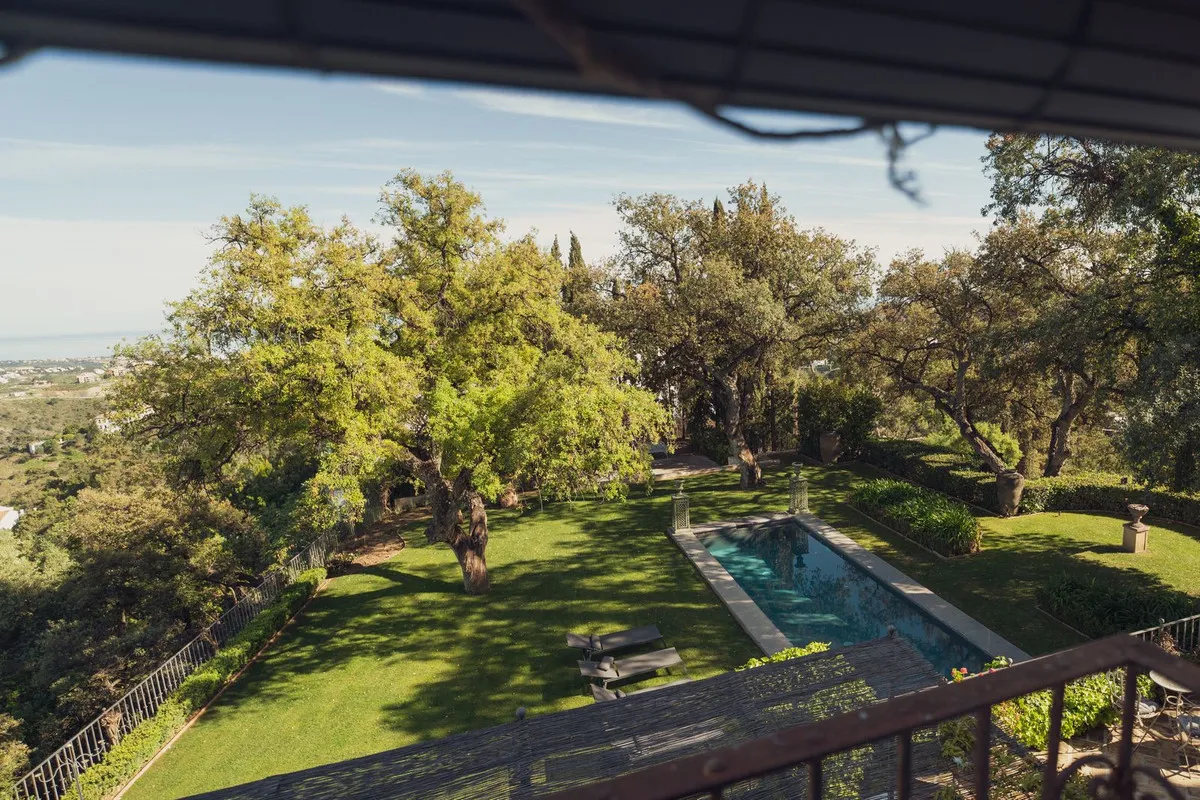 fc54c041-3d5d-4adf-b971-d218451c9778