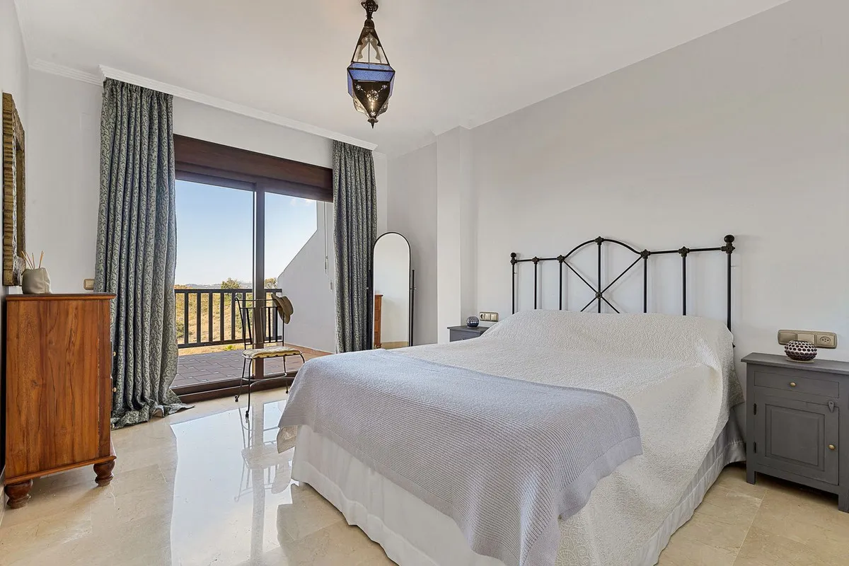 2fca808a-c4c5-4b10-be80-d70d7f5a69e3