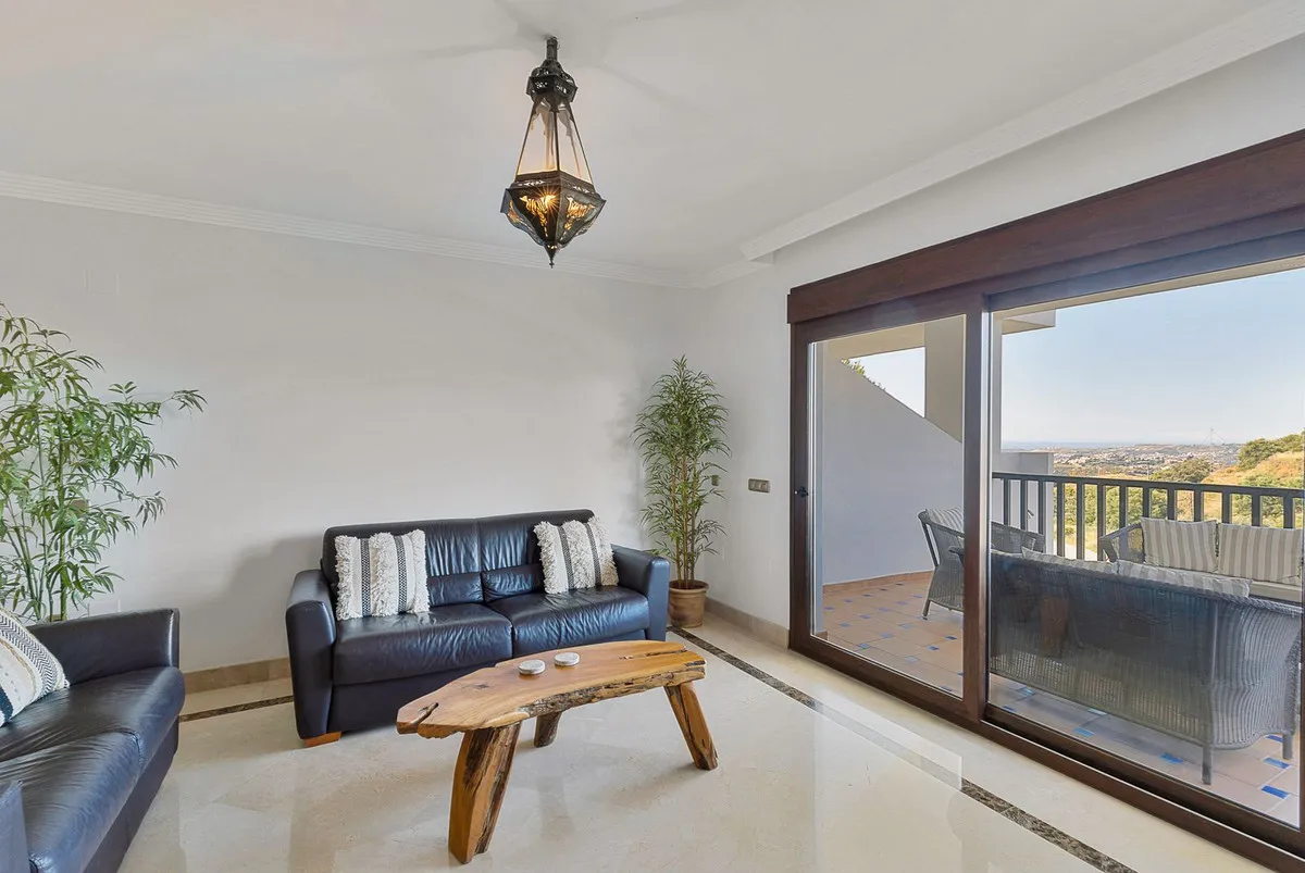 89a8f925-bf73-4ca8-a5f8-36e745707b2c