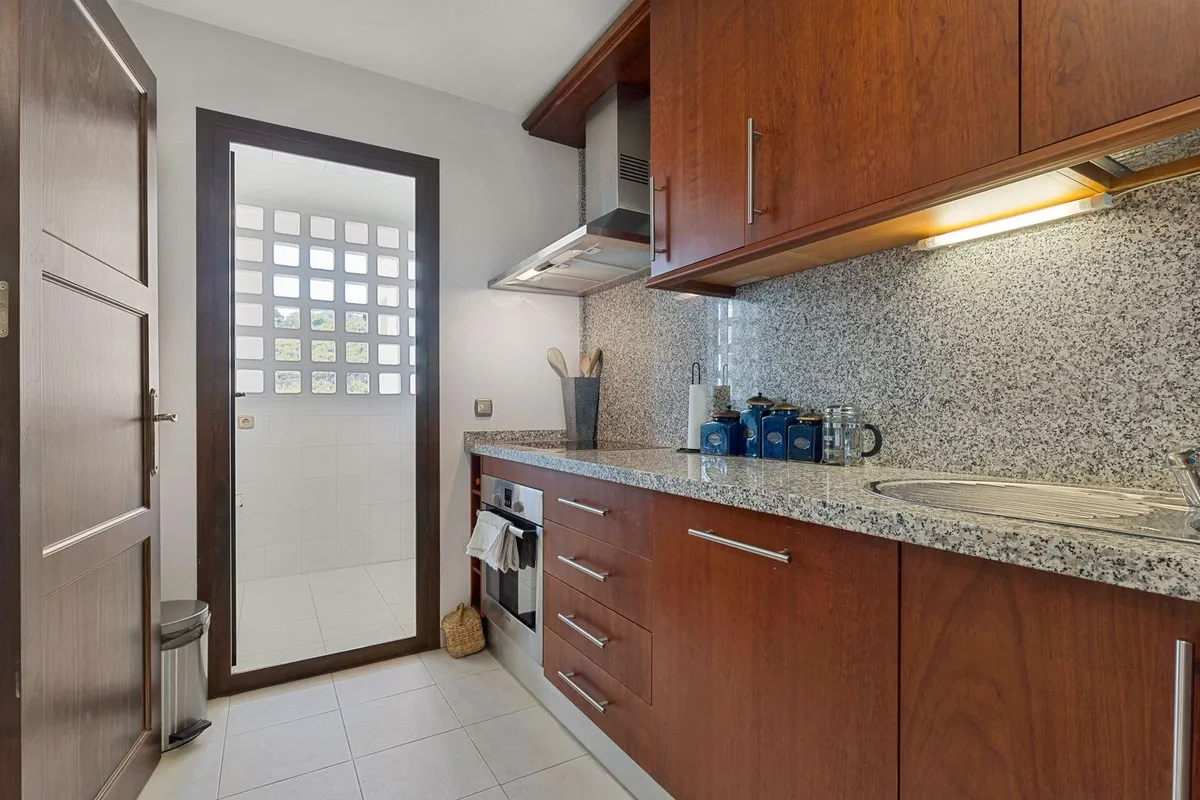 ef2bb1ea-9c93-4bab-b145-bb26942882fb