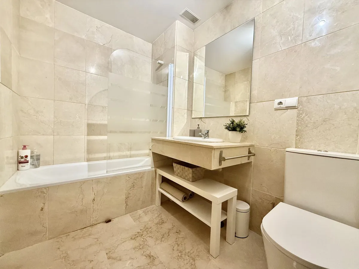 e65cb989-1b51-4c65-a995-704ecb406932