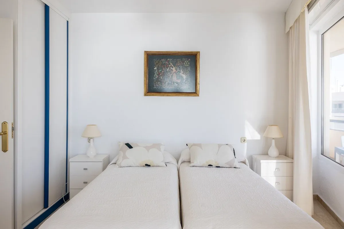 c5357702-9e21-41aa-9f15-807e250cff6e