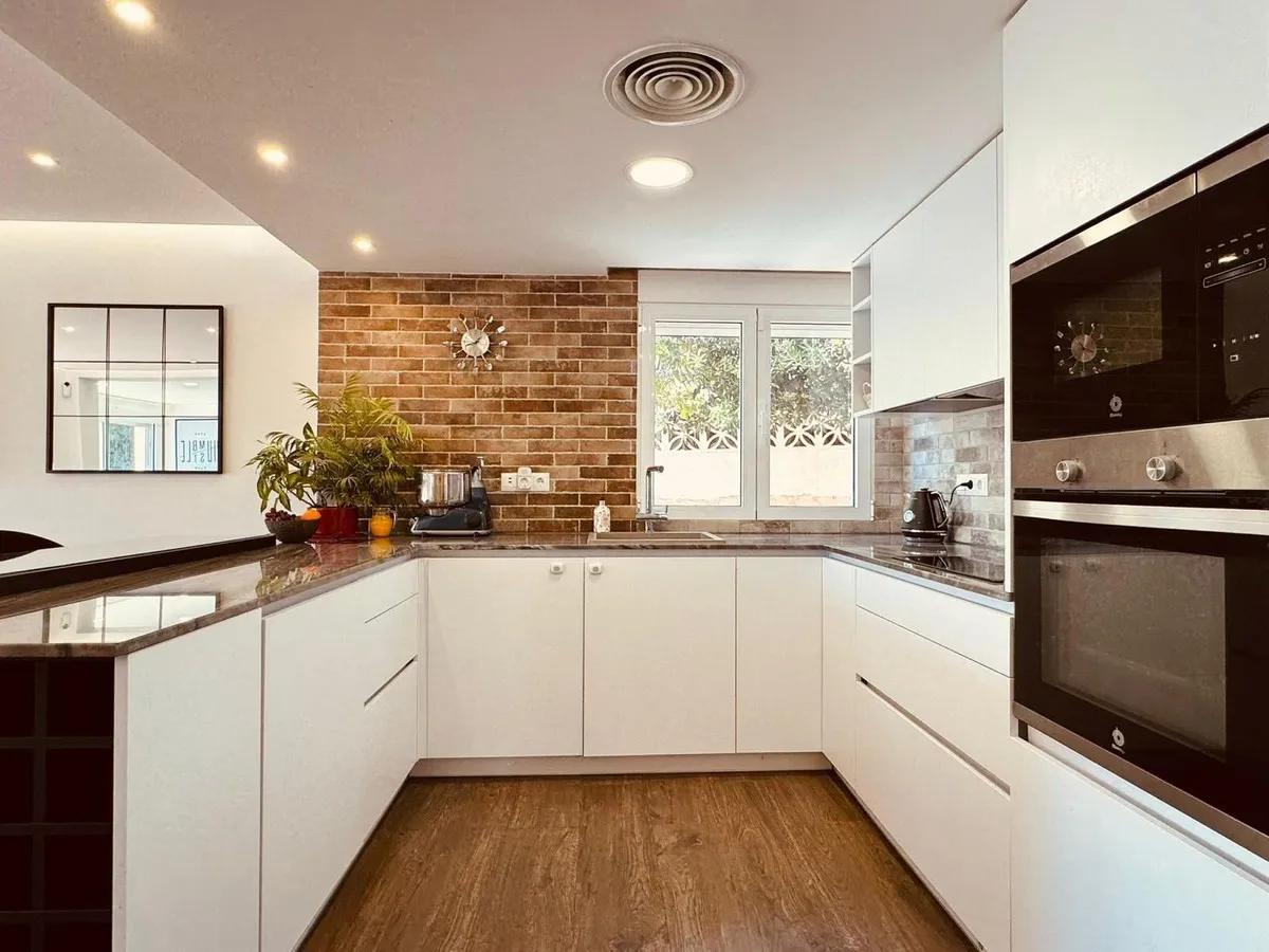 4c4d00fd-6554-4b7a-a006-234c7f739634