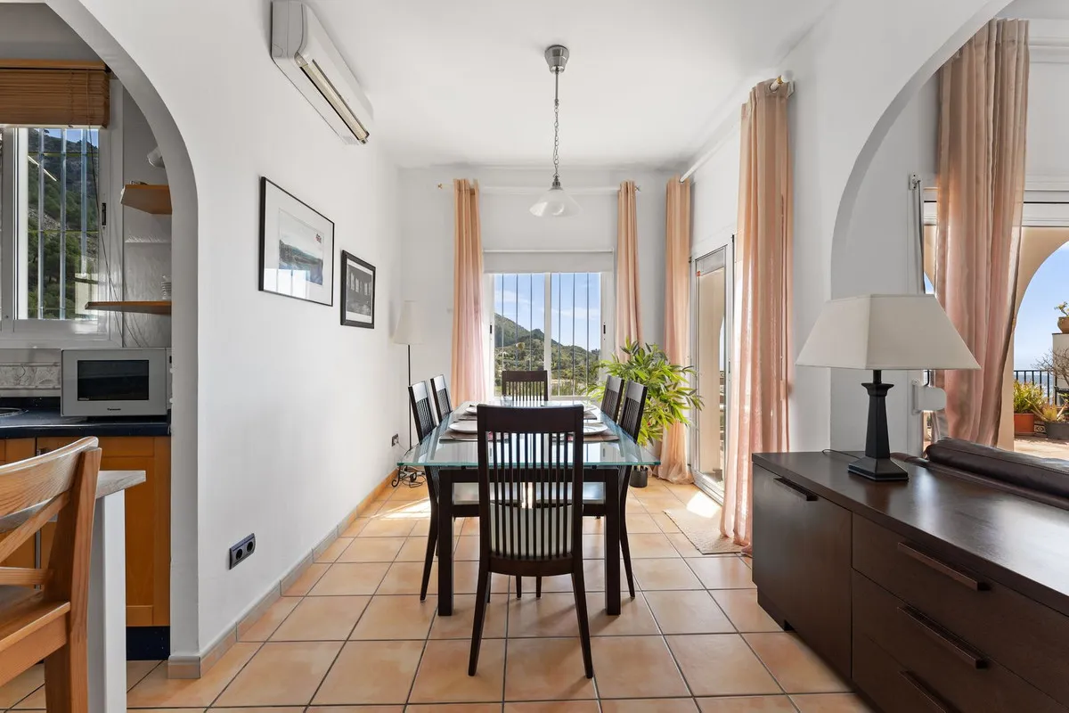 353947bb-4da0-4cd5-a5d1-6d5348ea567c