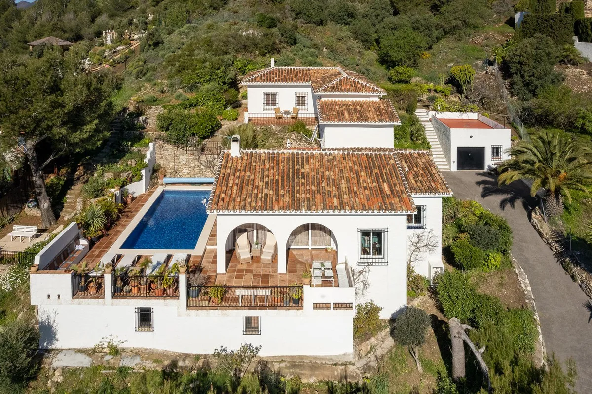 b3594752-ce95-4a61-a210-fa08a4c0f067