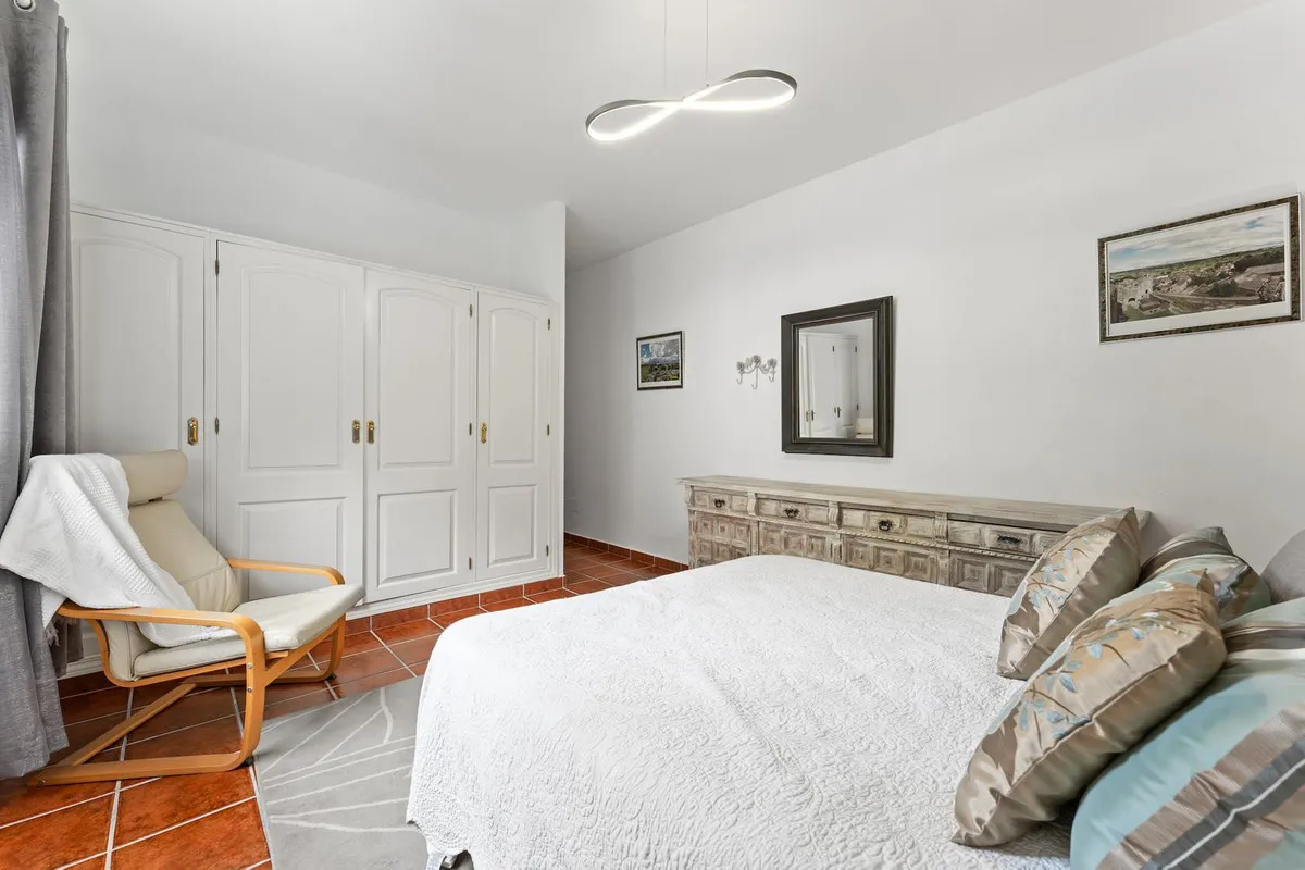 c6ffbe15-cc89-4a3a-b41b-df72817518b3