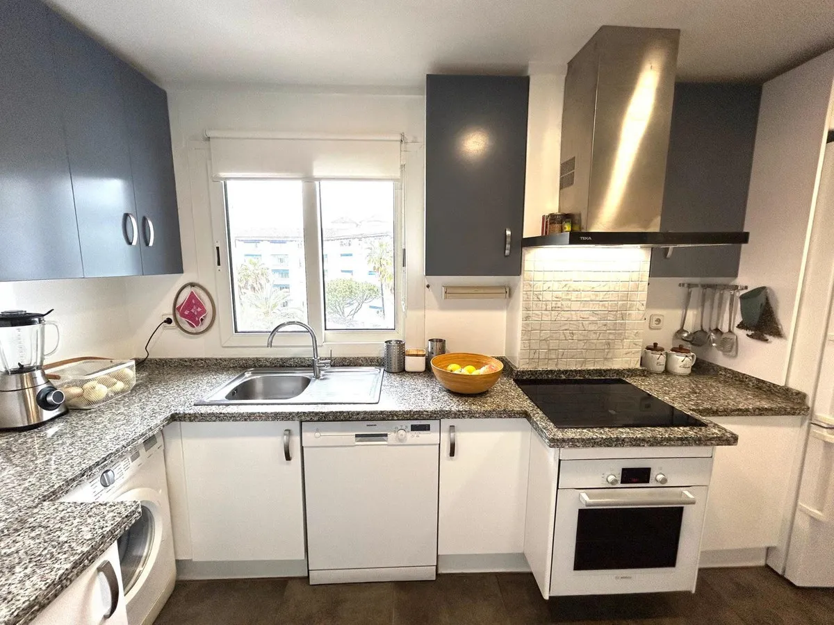 afc4660a-85c3-4464-bbc7-92b2c00270b2