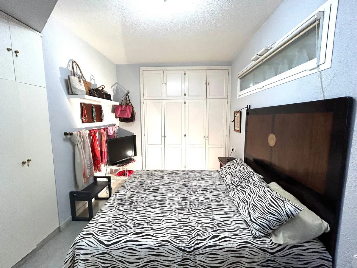 cb0f43ee-65d4-423e-9e9d-b51b18f916a2