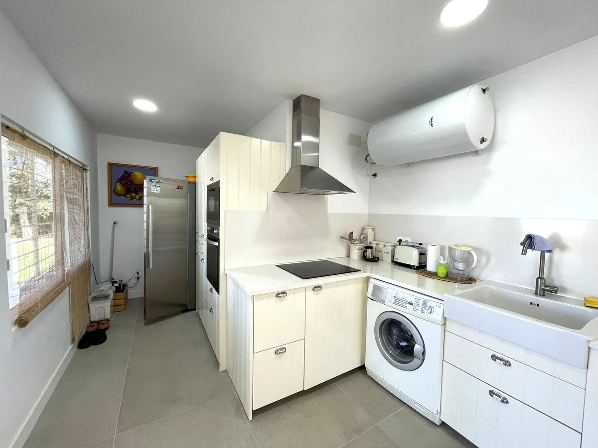 0a79a279-5bd9-4952-bc19-6c2fce13e189