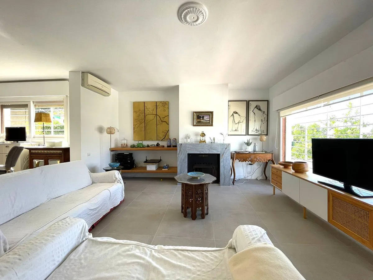 26f901ba-2953-4ce9-afdb-a583a13eb872