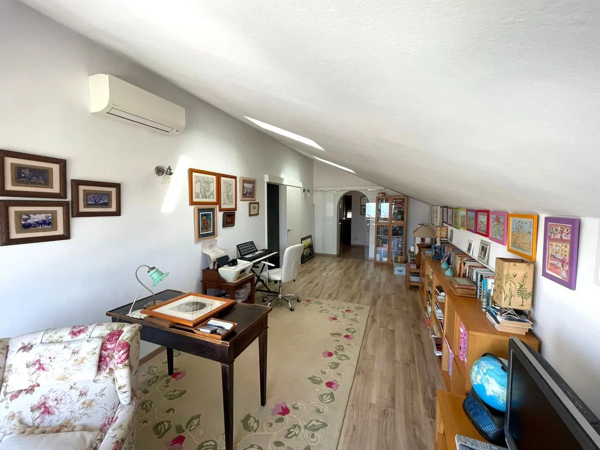 6b4f7ec2-f0aa-4893-9b71-29d83a07d7ff