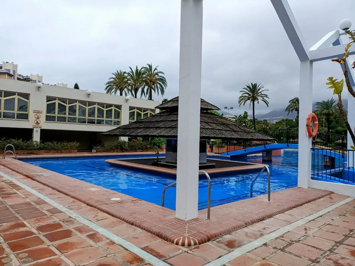 229f0fe8-0ca8-42ca-8cf4-6e4297d124e9