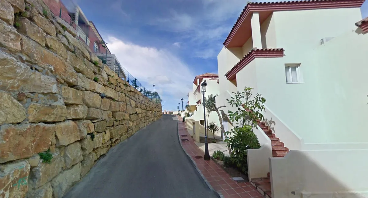 0032c9cf-f521-428b-81db-c47505313b9d