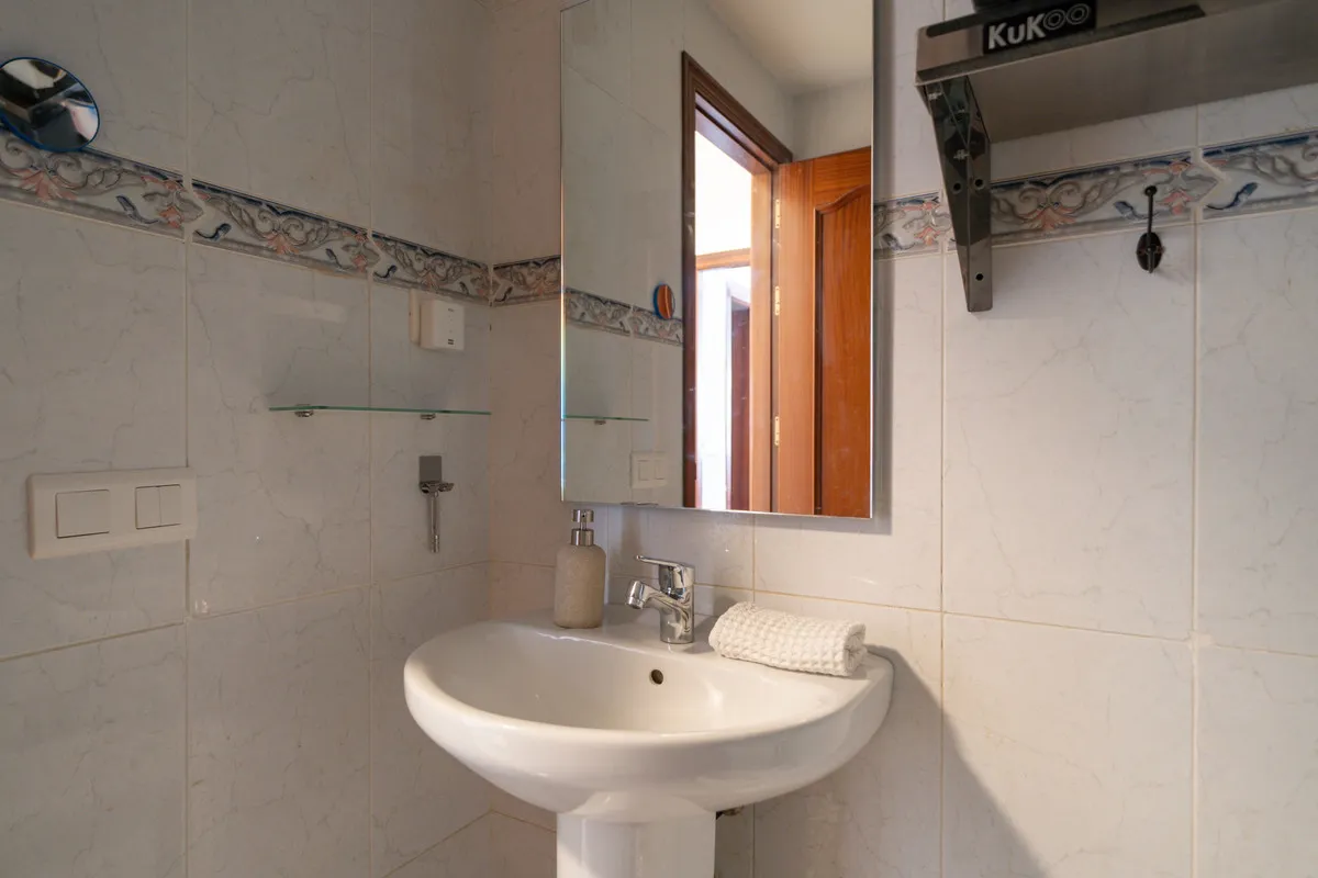 17938956-da59-4028-b71a-b3711e5f8fd0