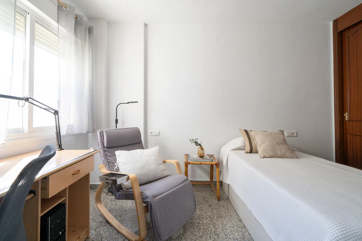 2cb1fcec-7538-46e1-8040-c9d2e43c6fb4