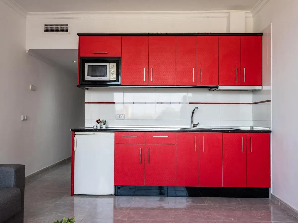 ac00b508-234e-4ad1-a301-f5a9feaf2b21