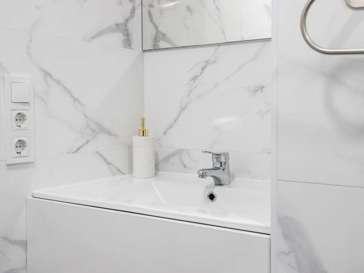 a8e8c922-81f4-43c0-9b8d-412166ae1bea