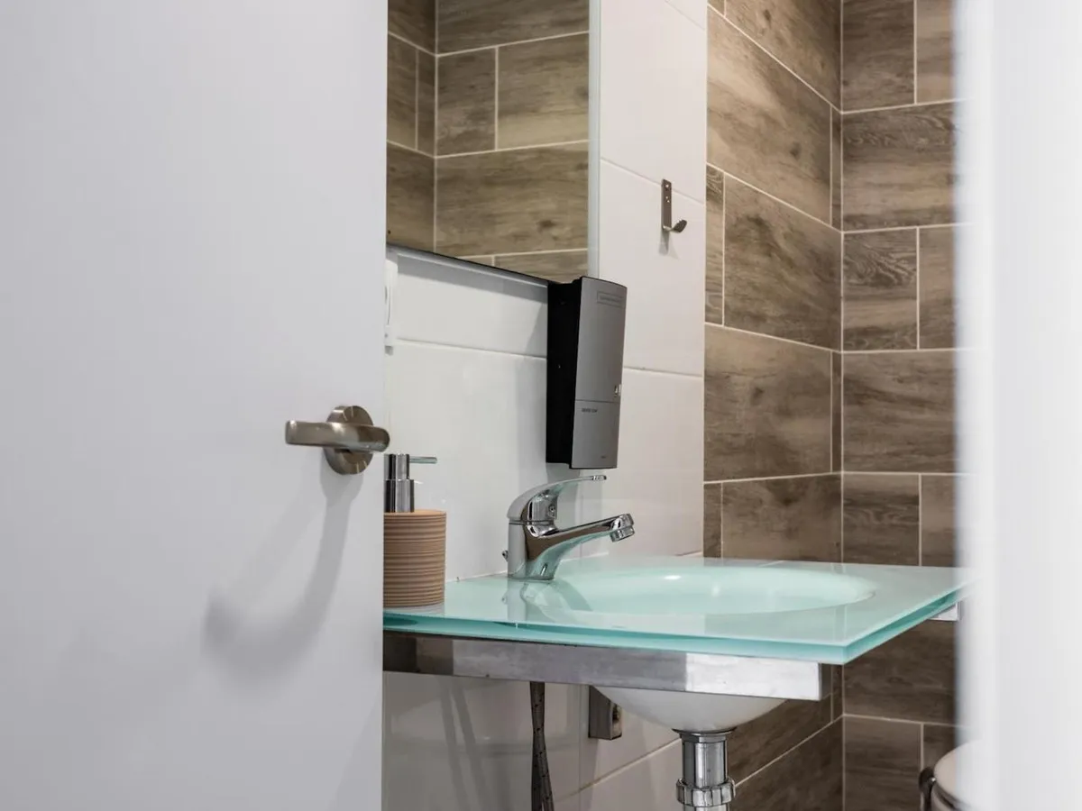 5a86b516-a77c-4118-b95d-e7b5ec9138a9