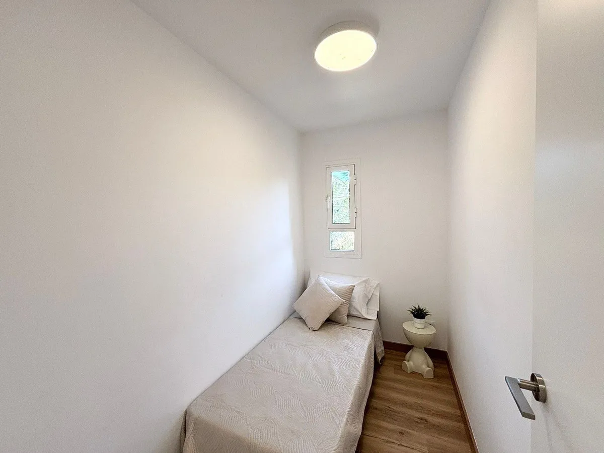 ea407d83-bf89-4c2c-bb86-ae5354b9963d