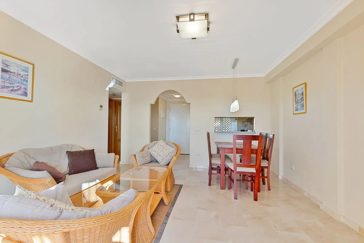 1028823b-be42-45e7-ad59-7e130b041c09