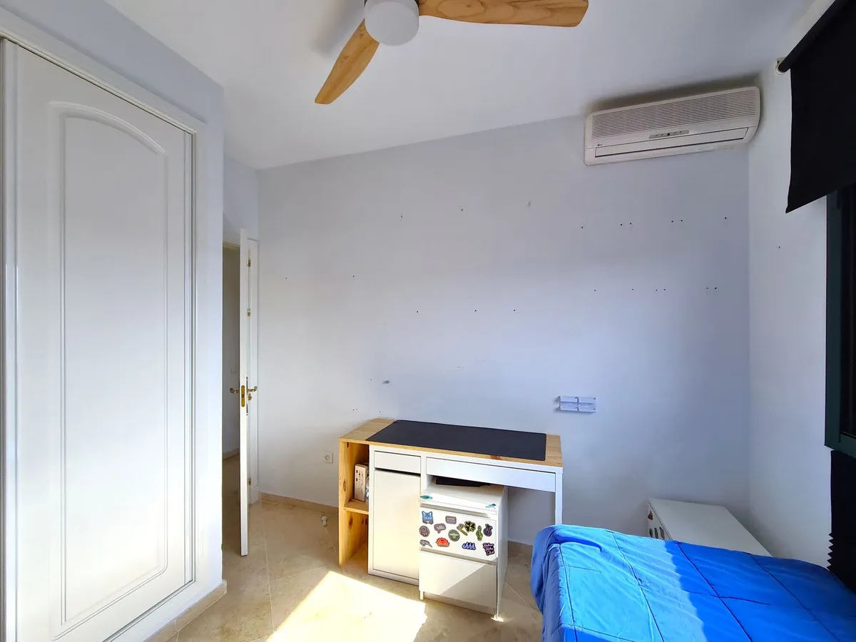 2f23d933-aafd-465e-9c42-0d654c92c298