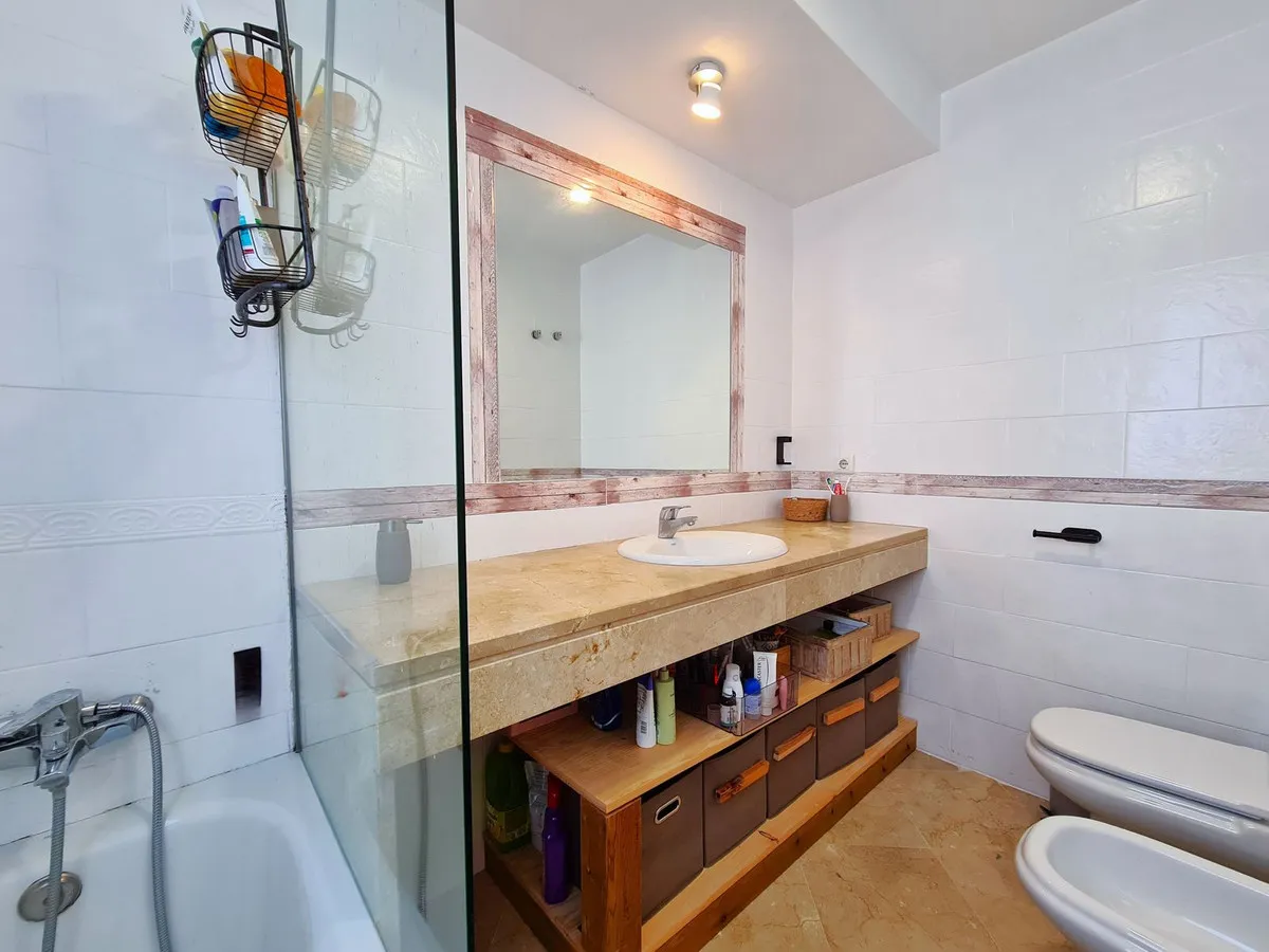 daa9fb12-0ba4-439c-a940-d3103eb27ff1