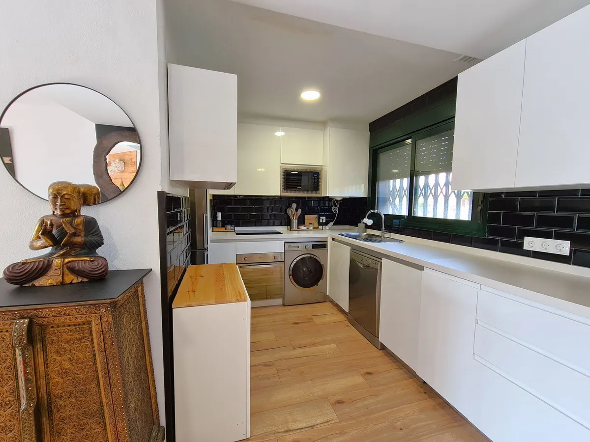 fc326c86-3c51-4f84-816b-8eb123331328