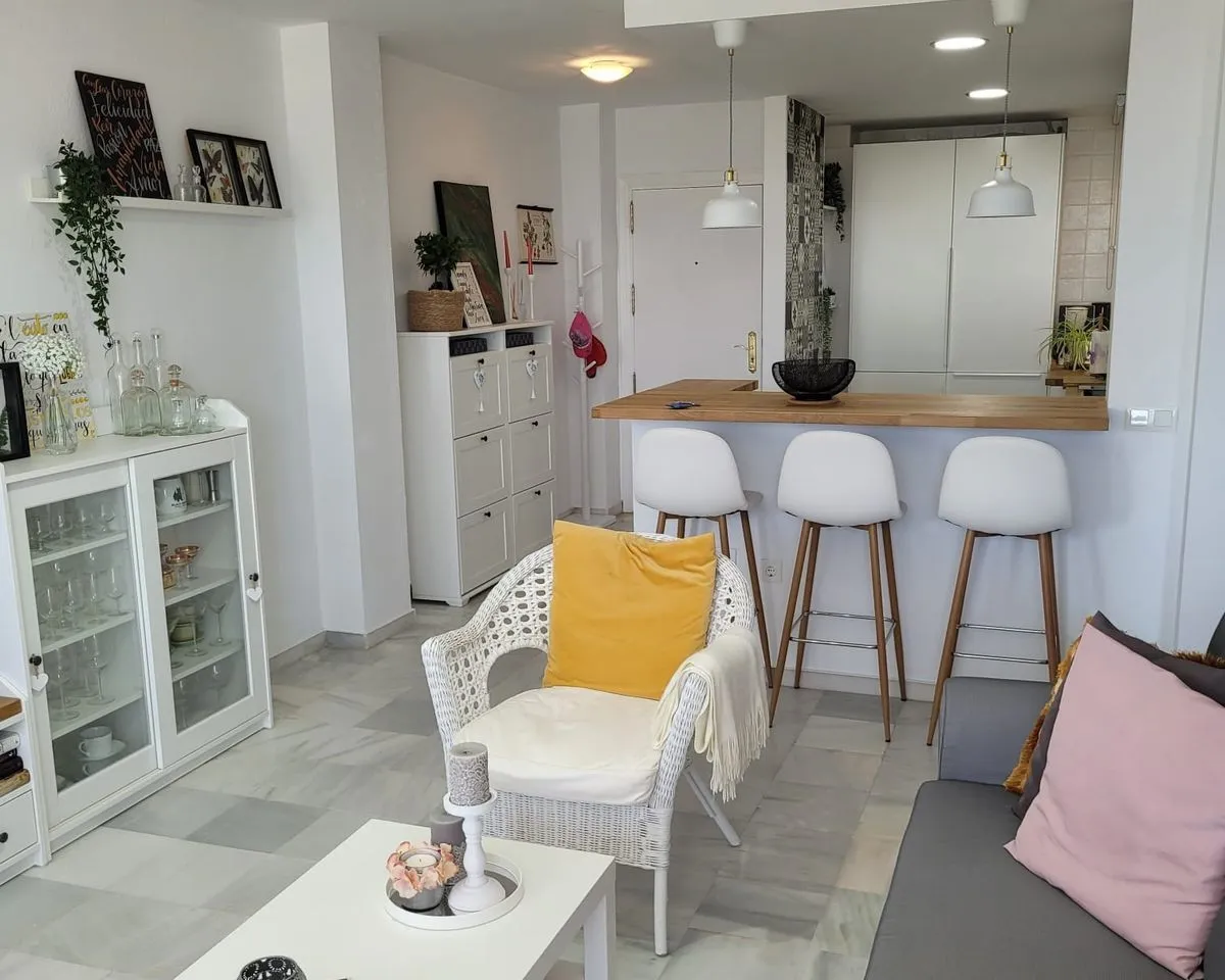 f07026b6-ba7c-4483-802b-77b830a9b1db