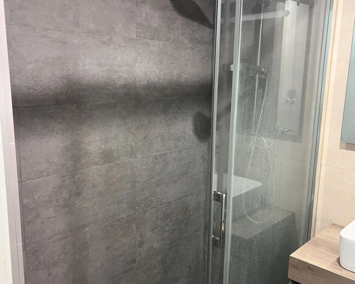 0eb402f7-d205-41b0-afaf-ff974d3daeb4