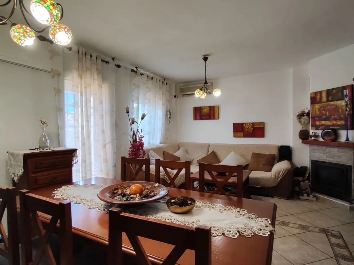 6dc321c8-60ed-4116-956e-87477d5b9328