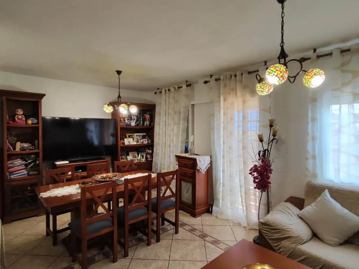 fff3a2c3-9979-4fb5-a64d-d3fedeb11559