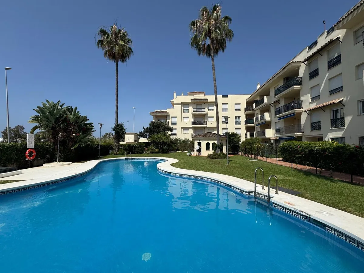 803ec768-d4f8-4df6-99f7-180dd3d08f1f