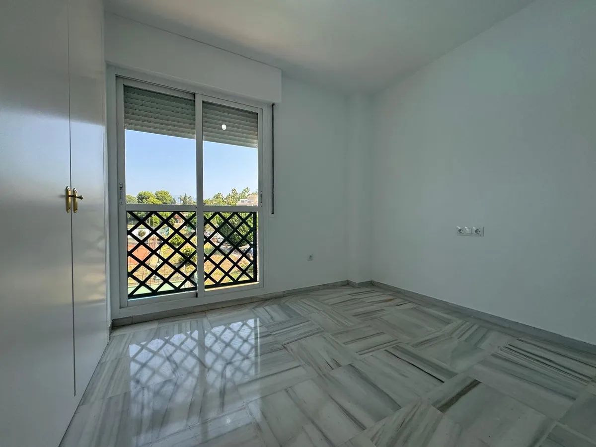 a40288eb-ff1c-4c0d-a763-bf899387d02a