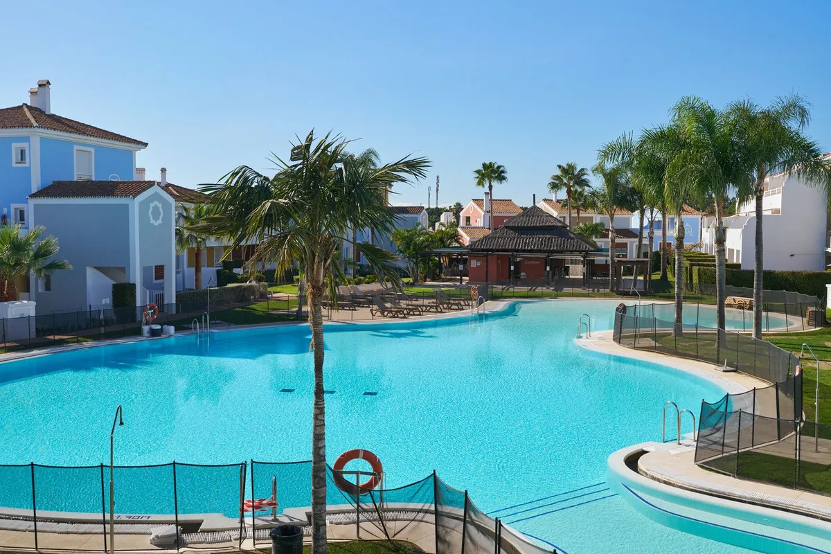 0ae44327-0625-4285-b389-953b475e8d79