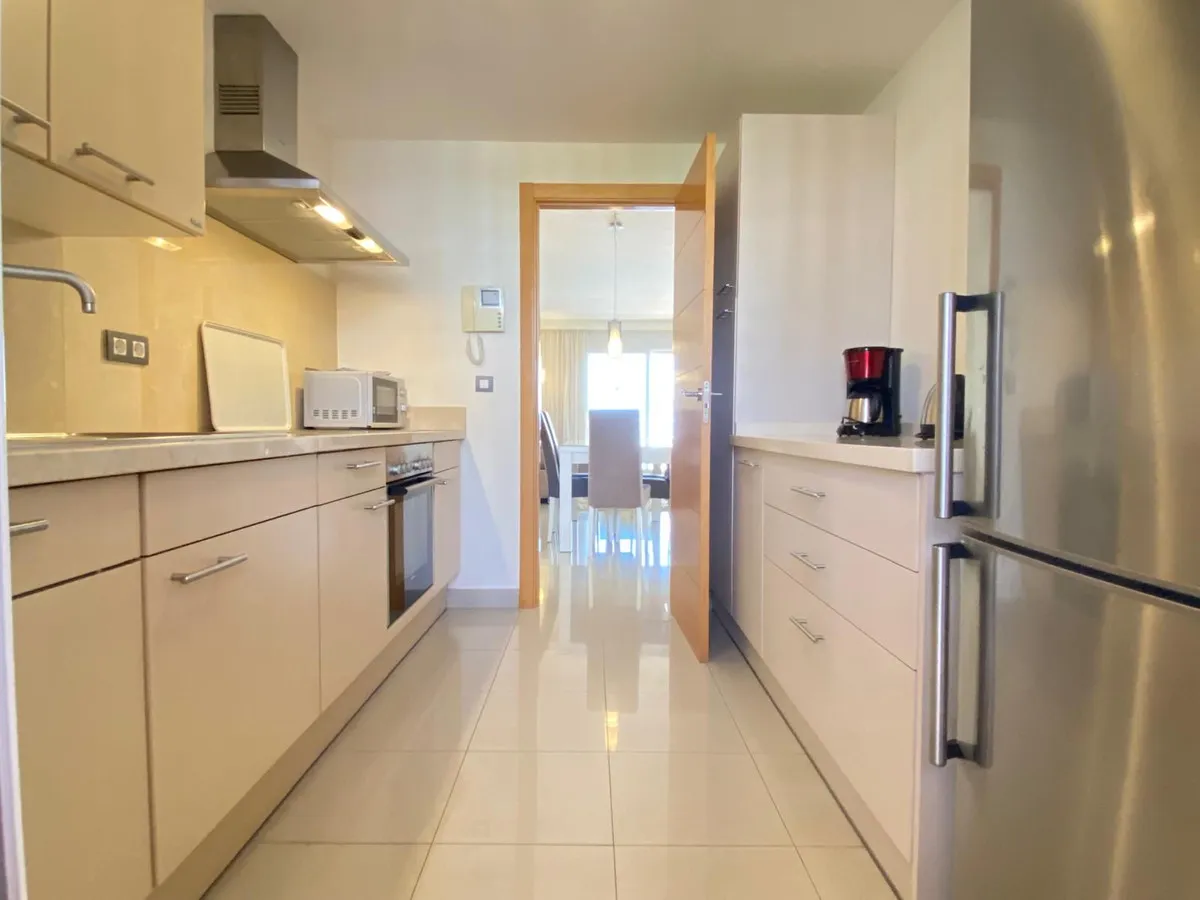 fade42a4-d25b-4e4d-927d-5668f279b866