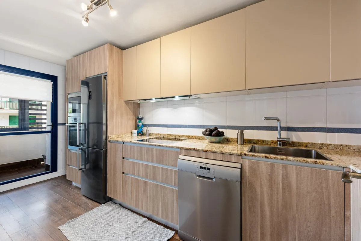 2f281ecb-8e0a-4690-bc53-ca3f3d875870