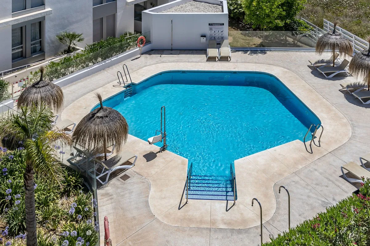 4a68bccc-f296-43c5-b375-03505d257145