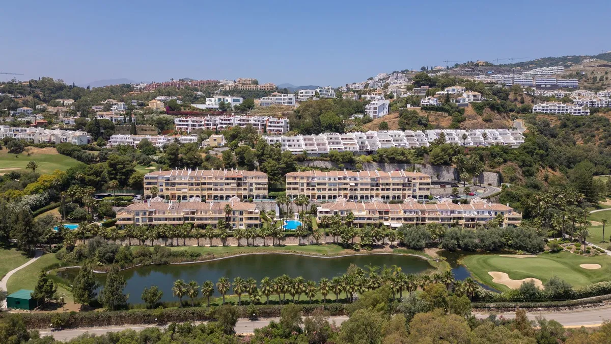 0c2544eb-6ccb-4bf0-9ff1-cbff066df4b4