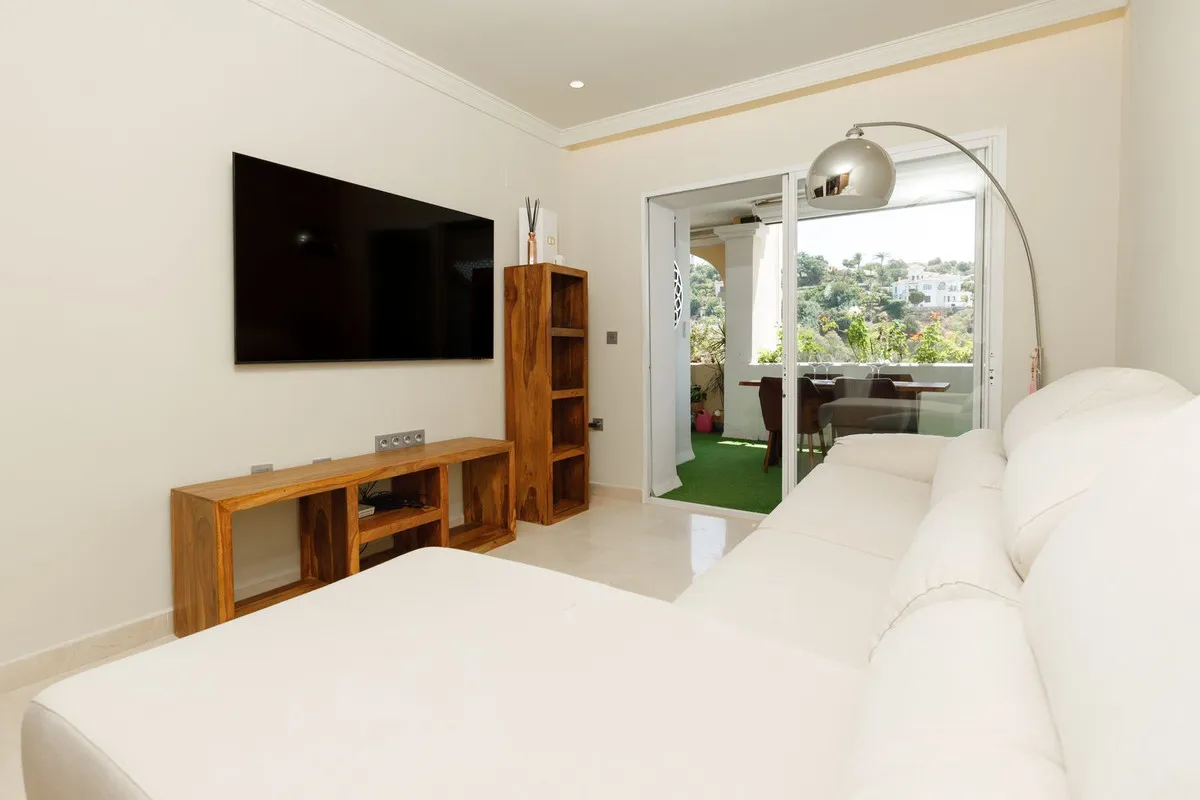 70fa45b7-0d9d-4d16-8f5e-2264f29180d0