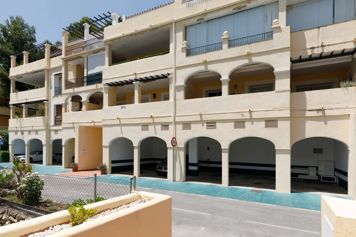 f2ae142f-6a4d-4006-8596-83e0d0ad8fbe