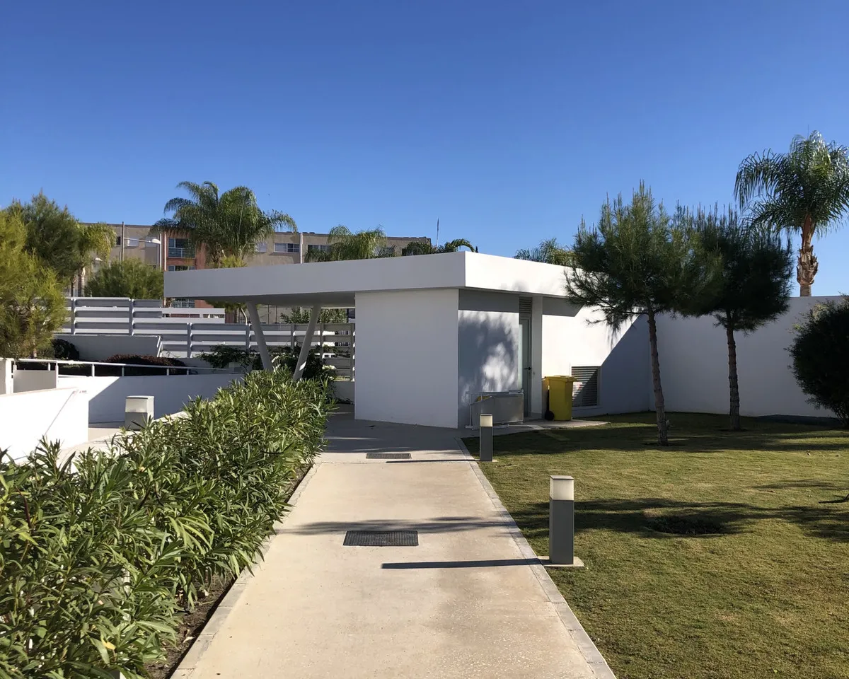 8dff905f-b513-4832-9224-0400b6628b4f