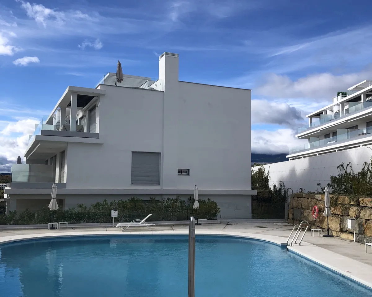 c81e4476-064a-4b79-8acb-7f452c7ff68f