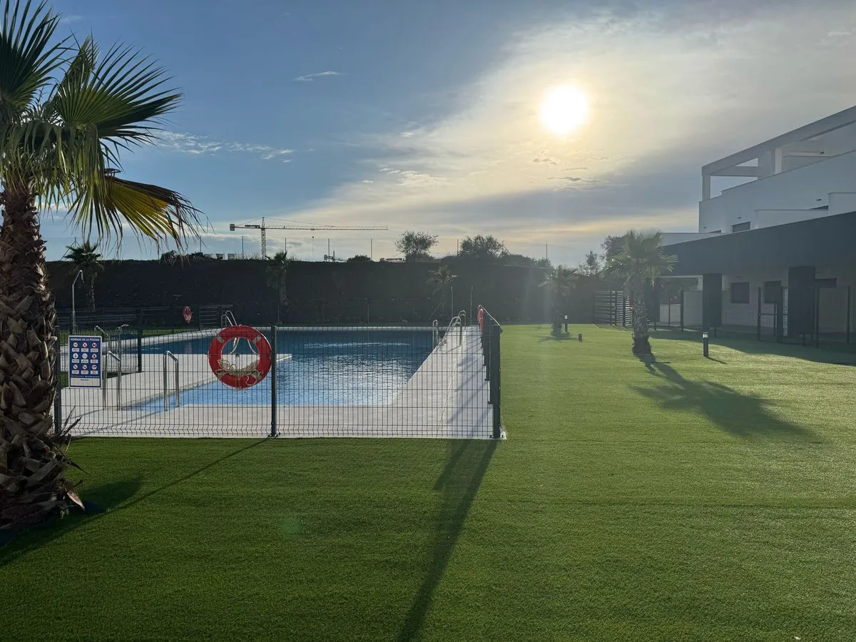 dabf3bdb-b4b8-4a72-8872-98797ba65366