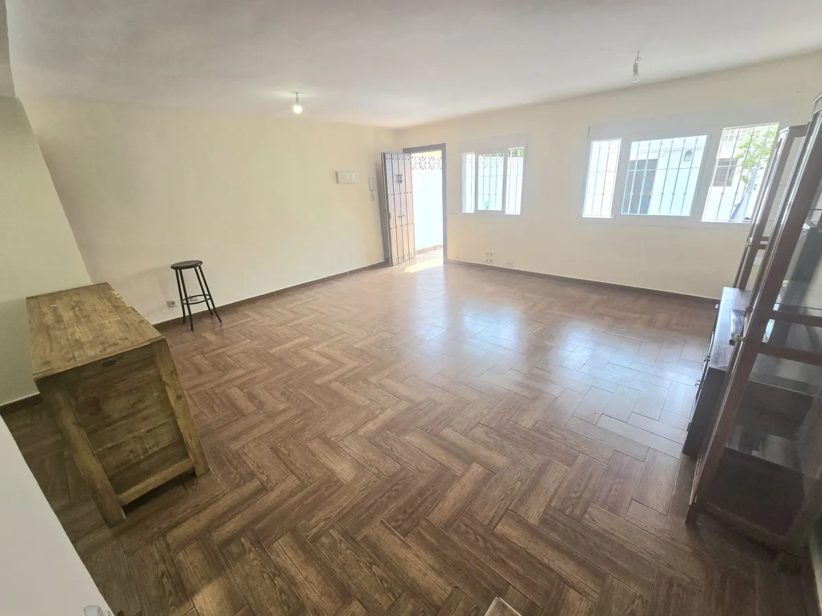 4b3d183d-b97e-4103-a2b2-90a856a63bd5