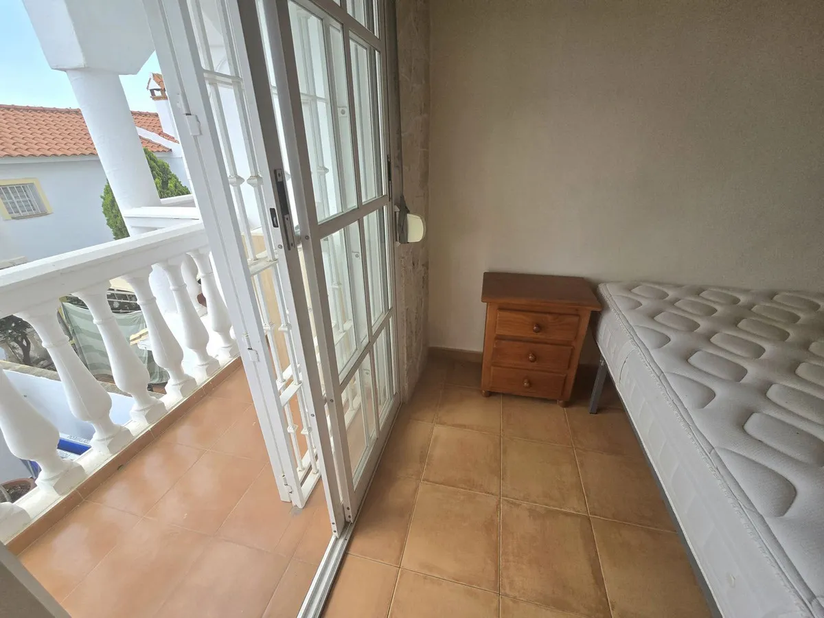 a05f752d-dd2c-4785-87b8-31af34eaf8d0