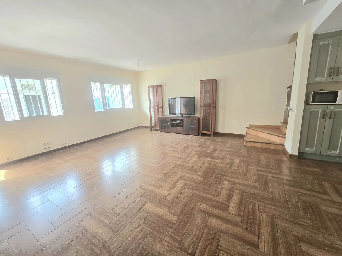 e8a85564-7568-457c-9bbe-ca91e33bbd6b