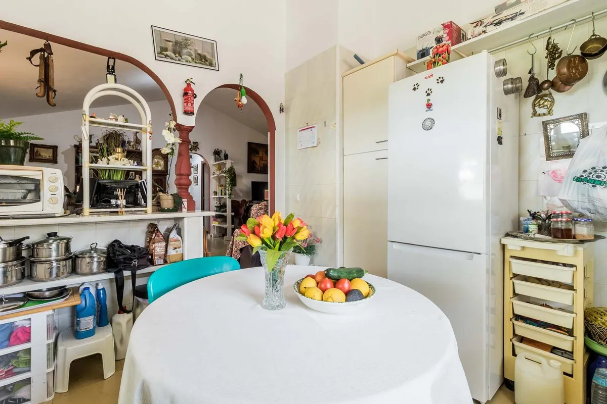 6e51564d-50d0-4186-b3a4-6021fd627bbc