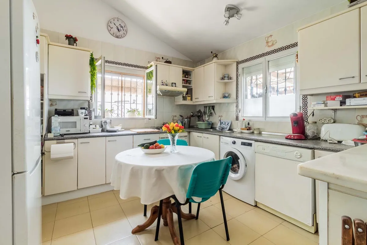 eb05d178-c247-4347-a9ee-75b936242b9c